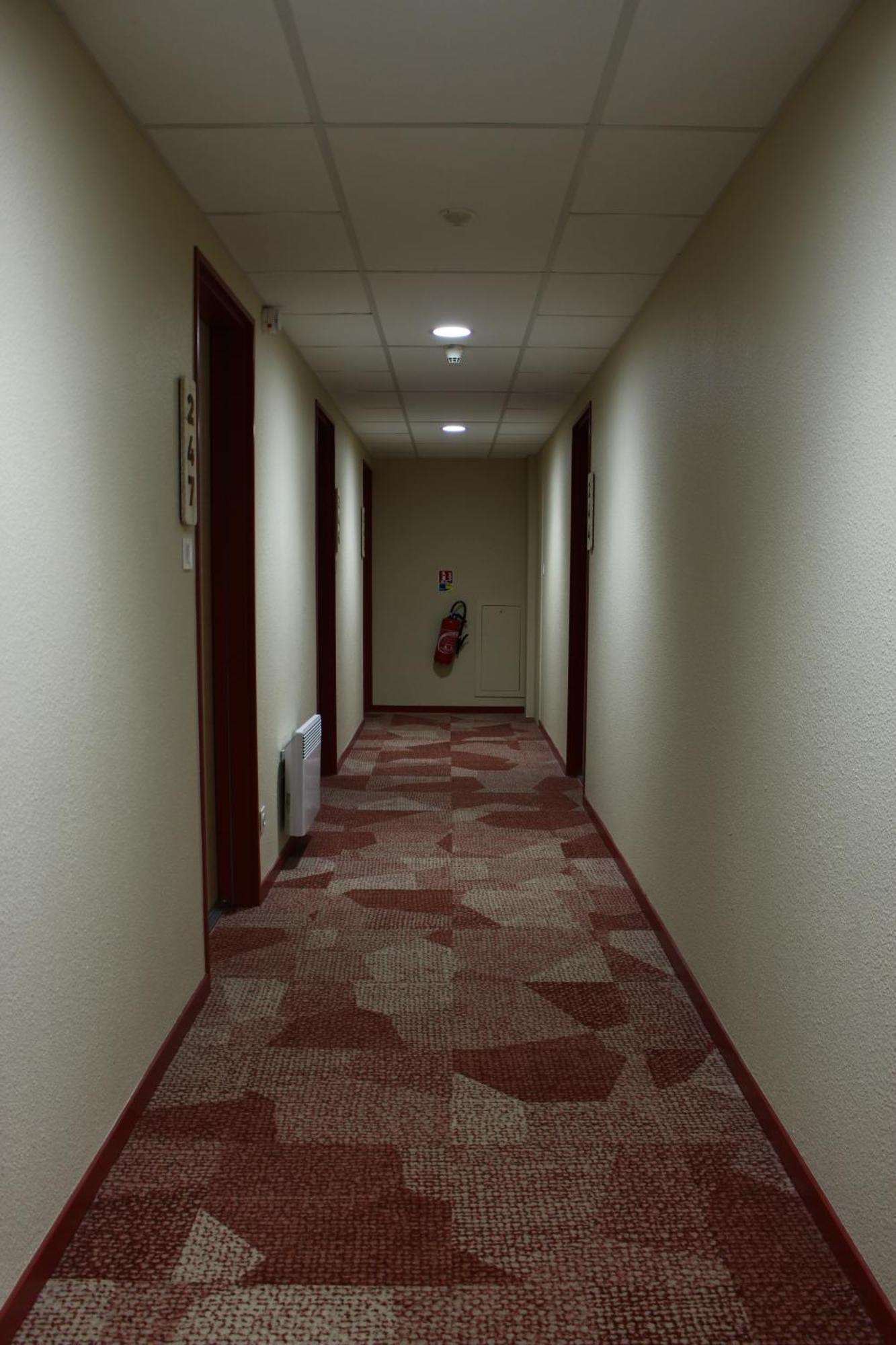 Greet Hotel Dijon Sud Longvic Eksteriør billede